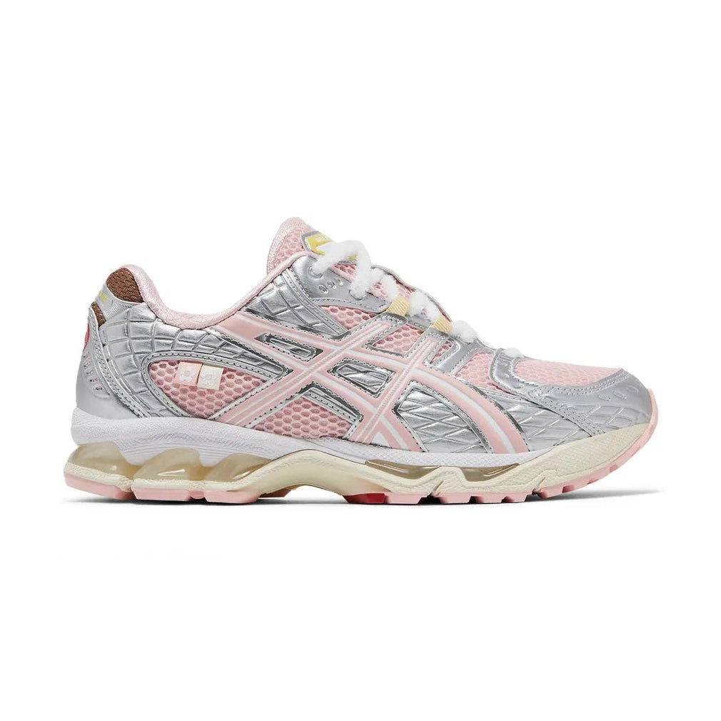 VANDYTHEPINK x atmos x Gel Nimbus 10.1 'Strawberry'