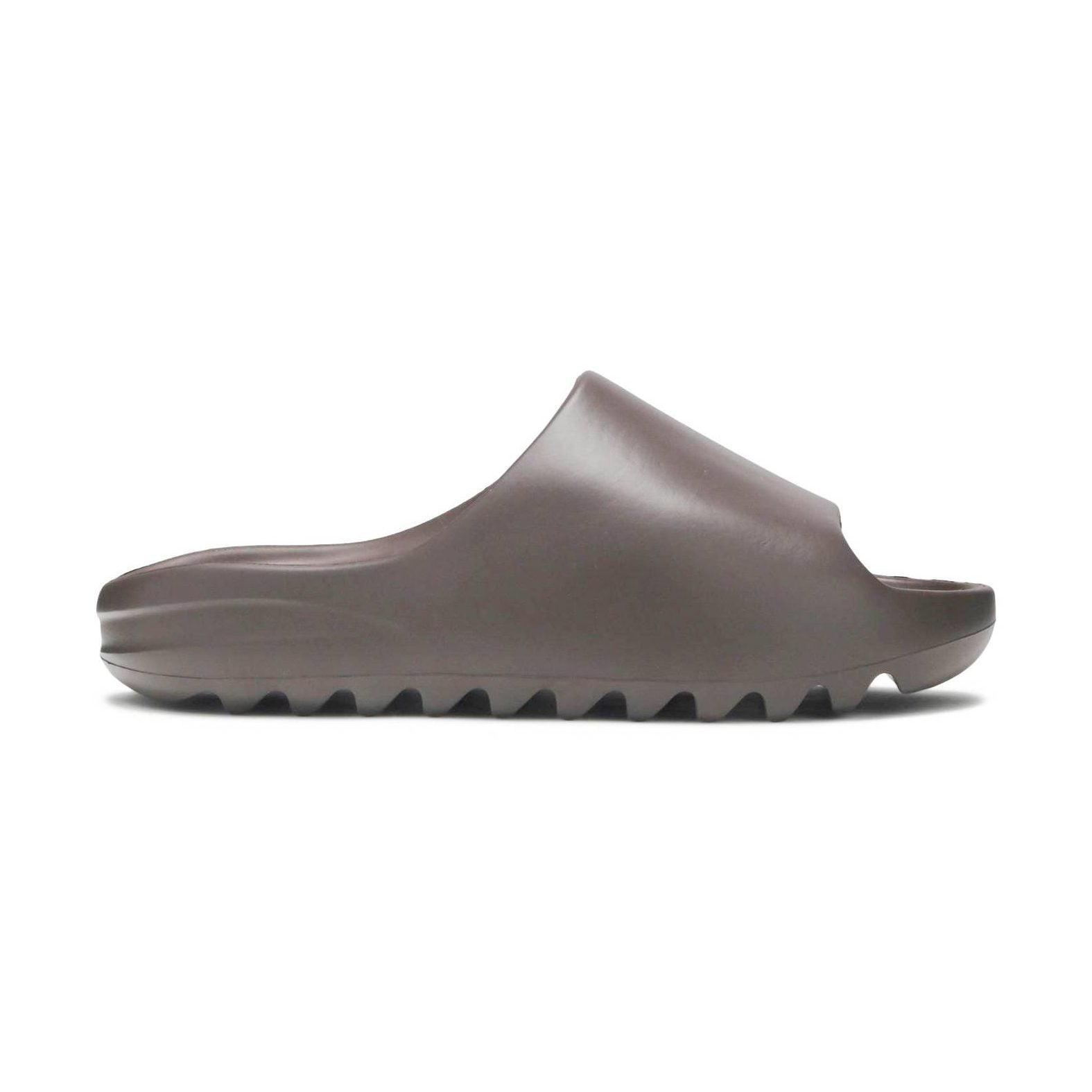 YEEZY SLIDES 'SOOT'