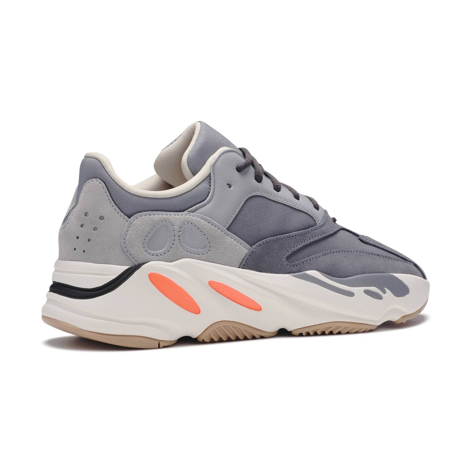 YEEZY 700 “MAGNET”