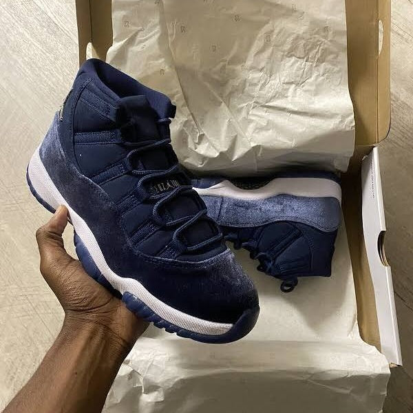 WMNS AIR JORDAN 11 RETRO 'NAVY VELVET'