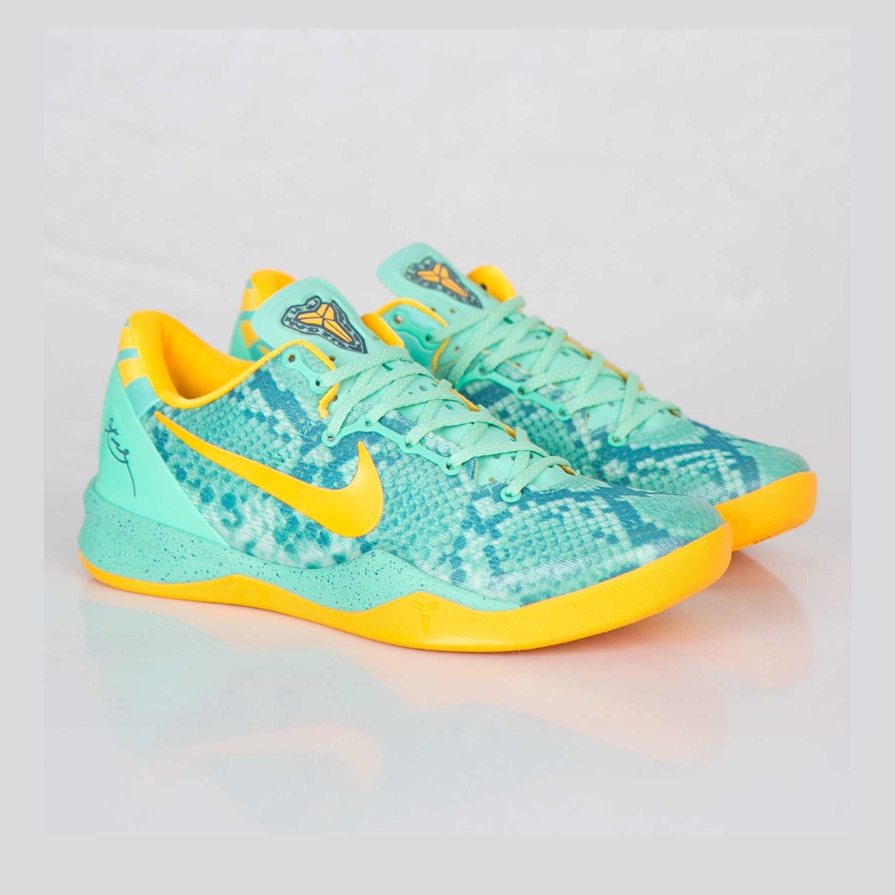 Nike Kobe 6  “Green Glow”