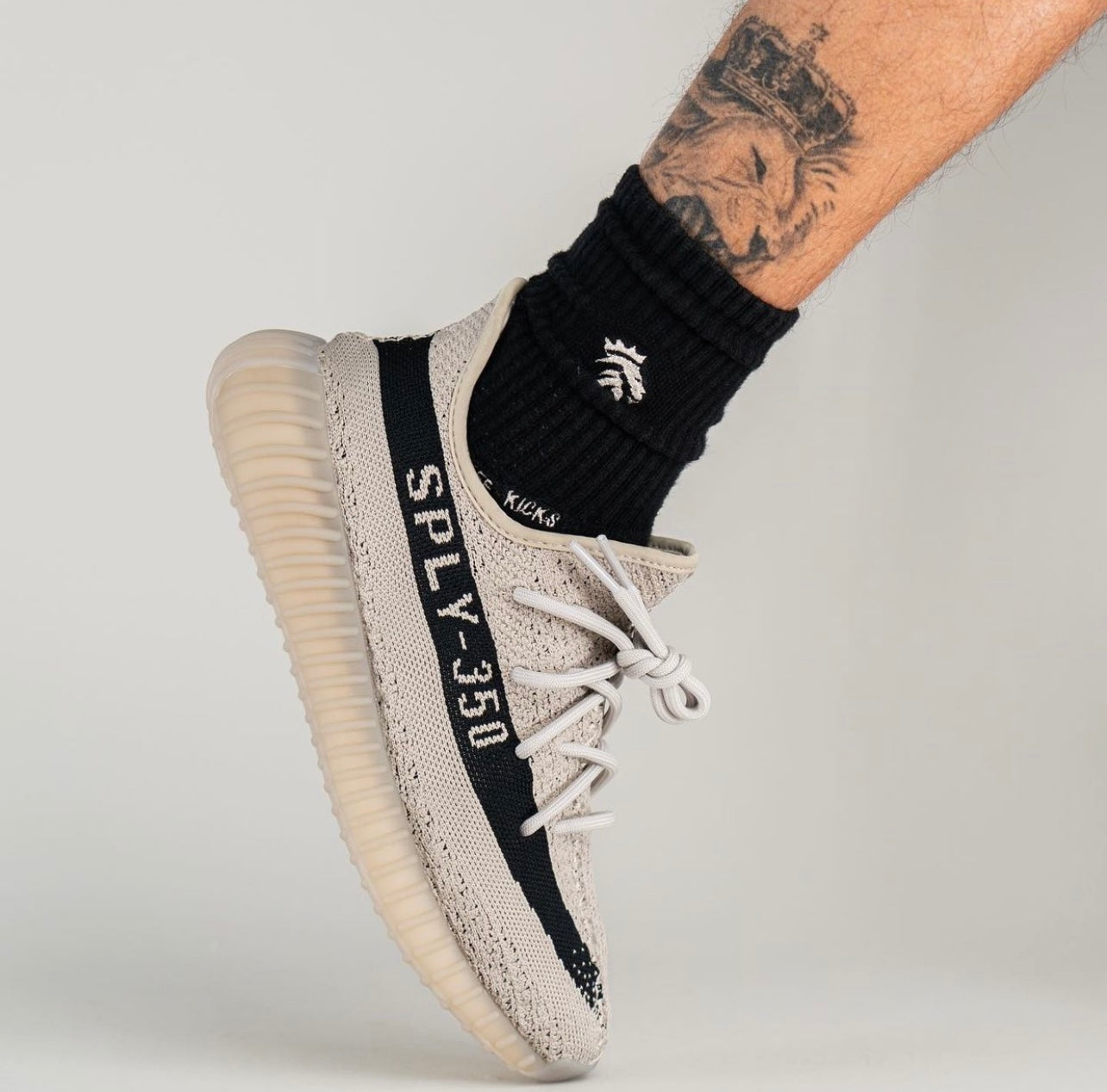 YEEZY BOOST 350 V2 "Begie / Black"