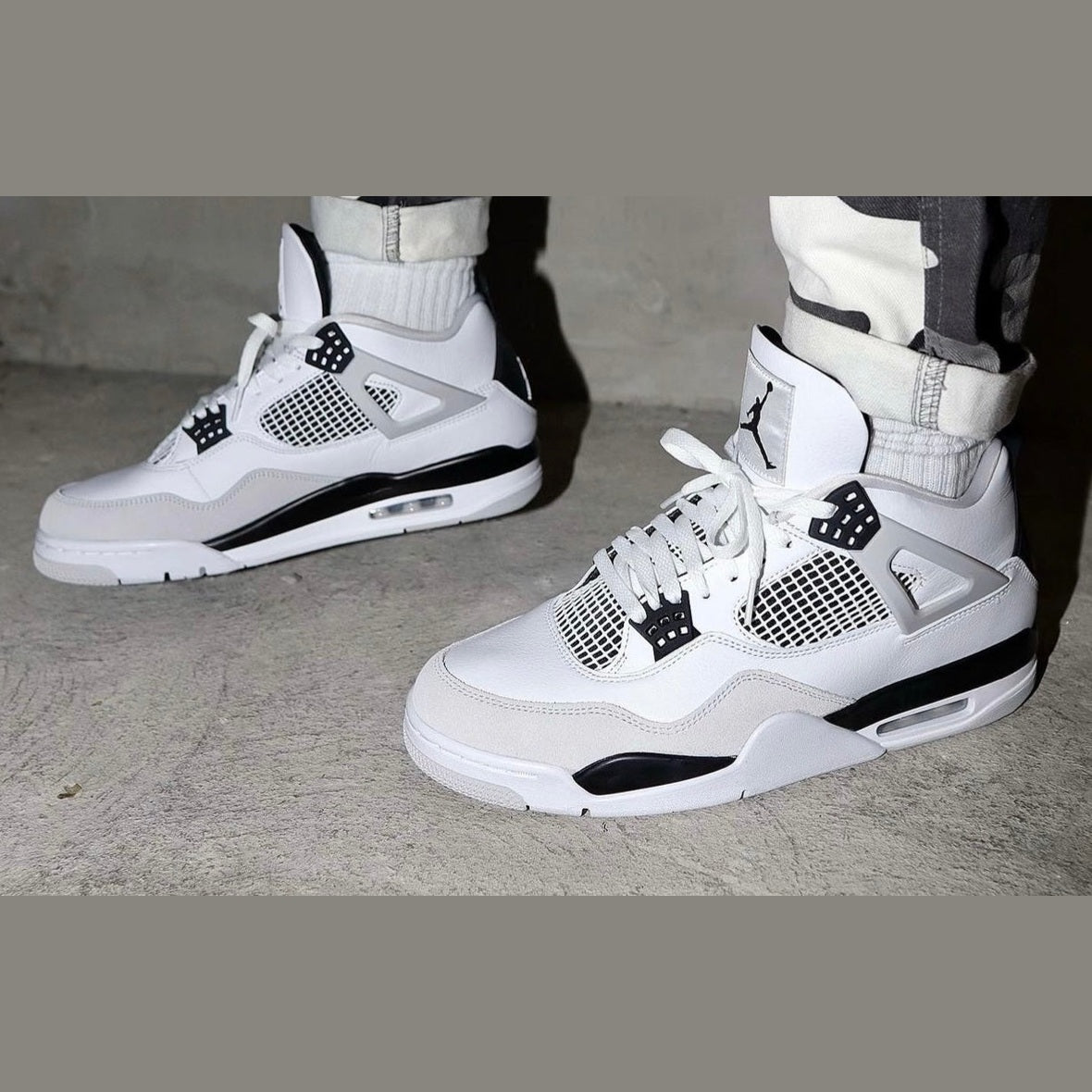 JORDAN RETRO 4 "MILITARY BLACK”