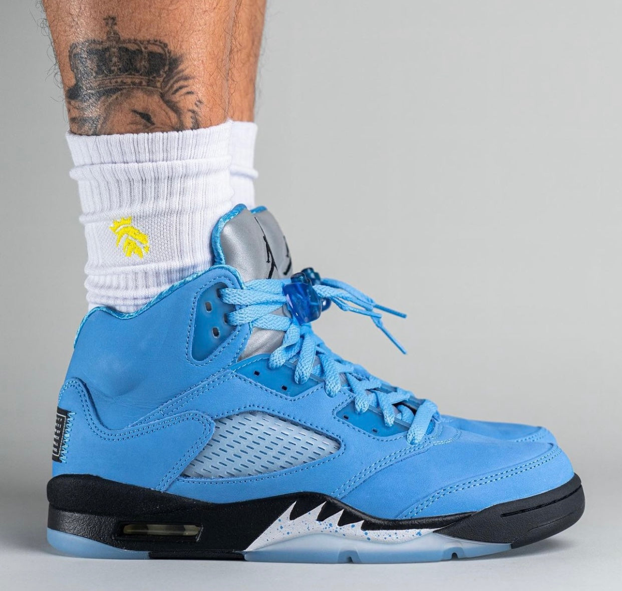 Jordan retro 5 azul hot sale