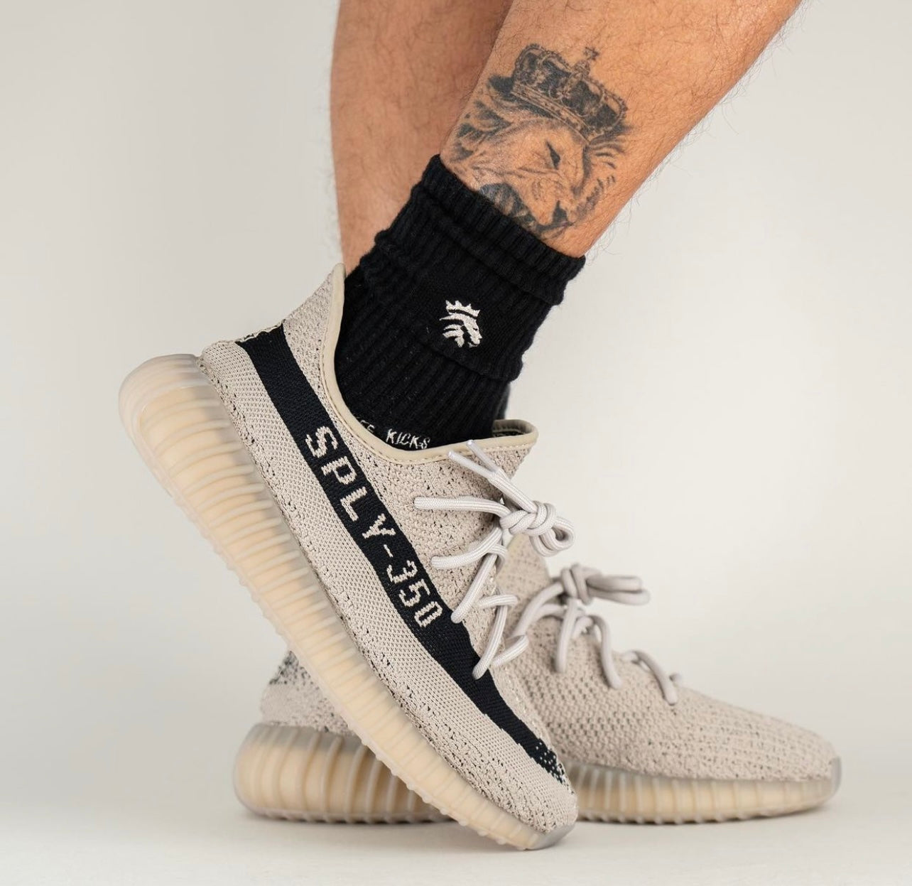 YEEZY BOOST 350 V2 "Begie / Black"