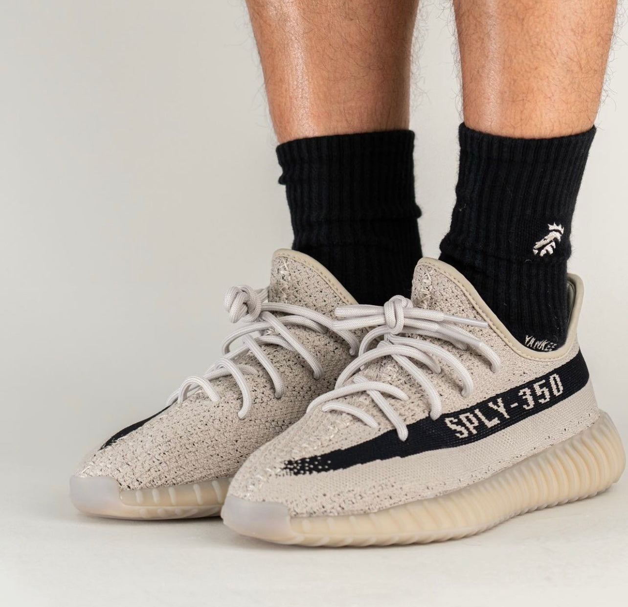 YEEZY BOOST 350 V2 "Begie / Black"